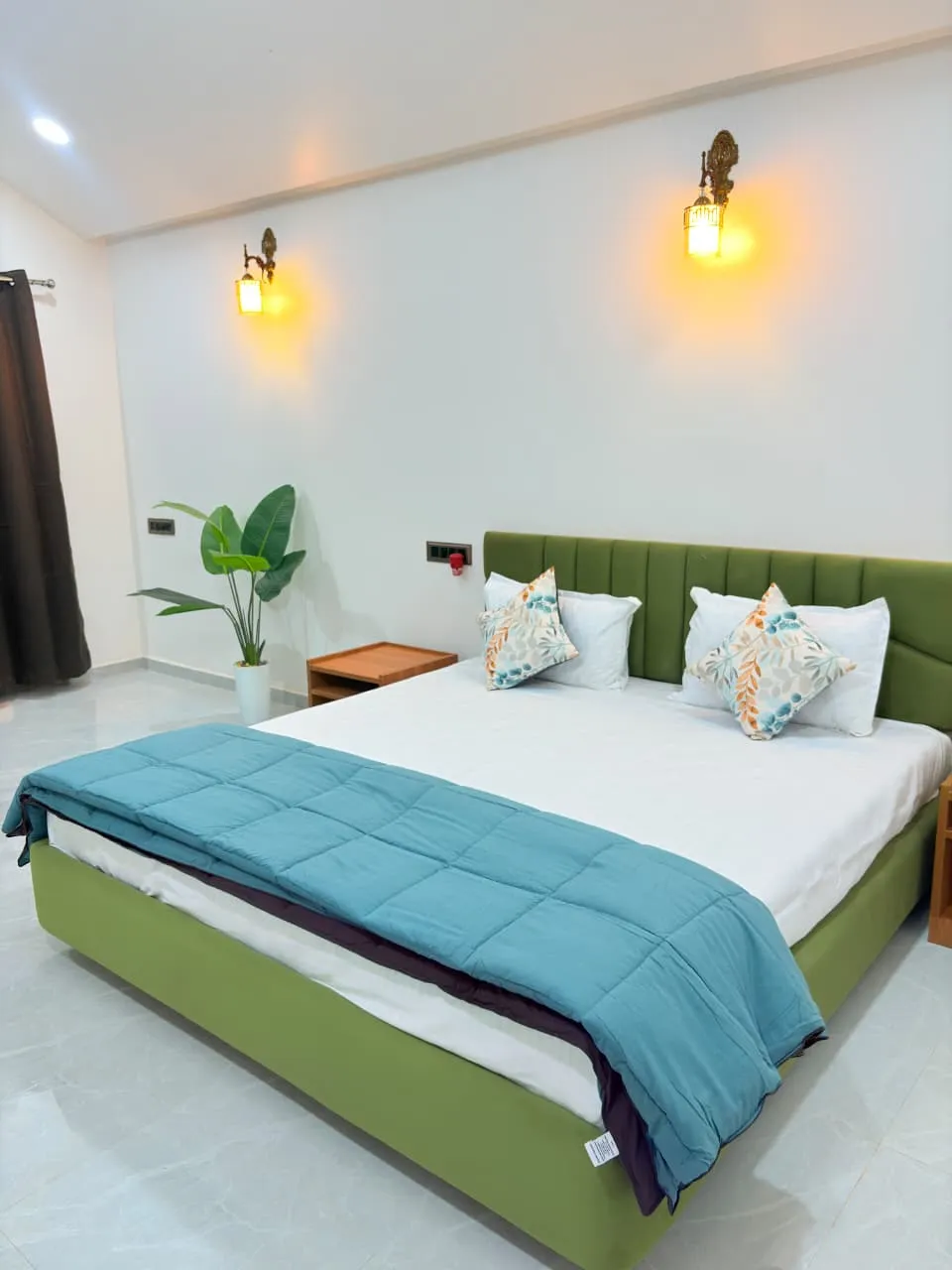 swarnam-resort-deluxe-bedroom-pune