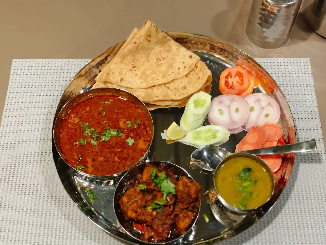 swarnam-resort-dining-maharashtrian-cuisine