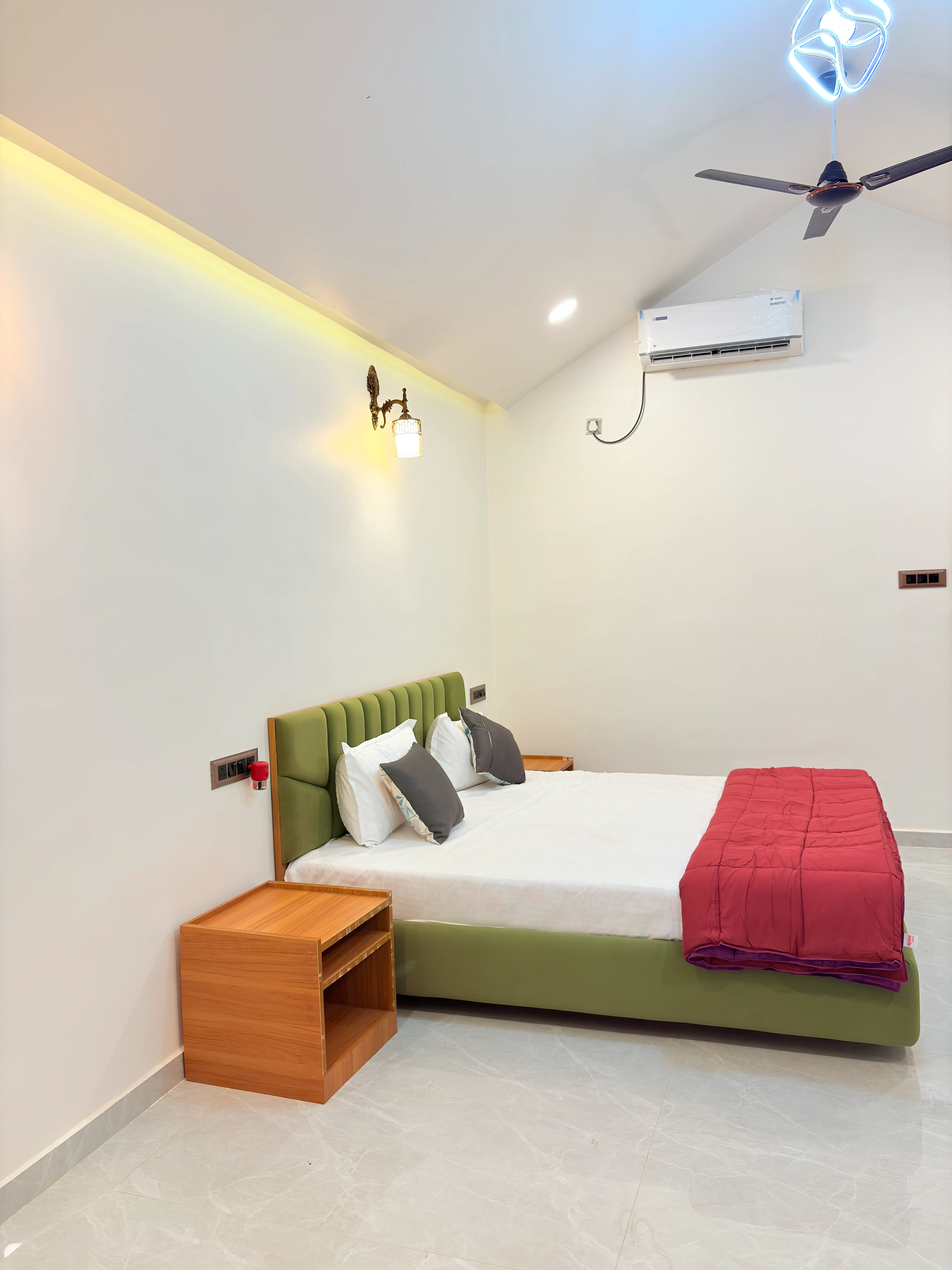 swarnam-resort-luxury-room-pune